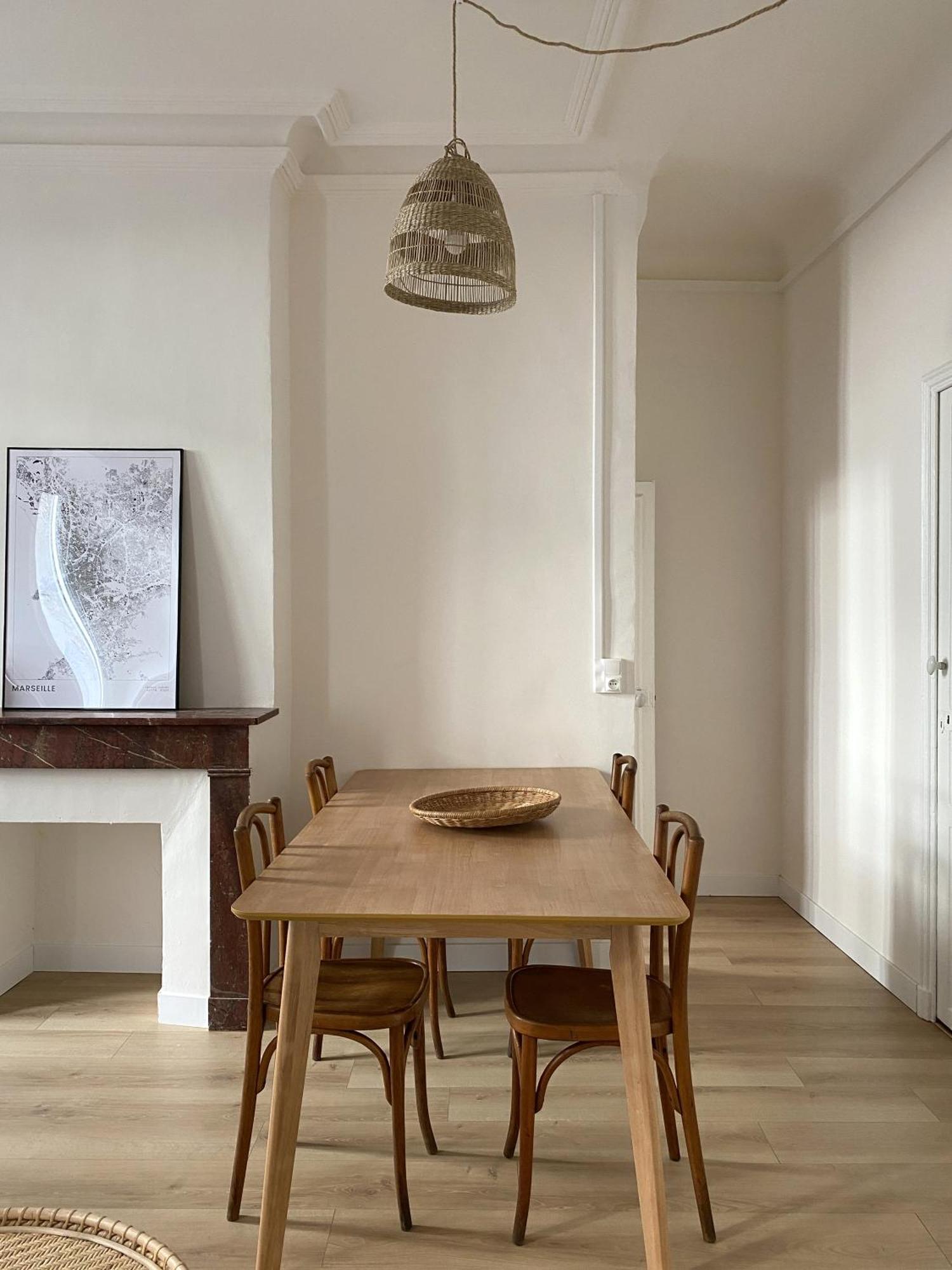 Апартаменты Cozy Flat Fully Renovated By Interior Designer Марсель Экстерьер фото
